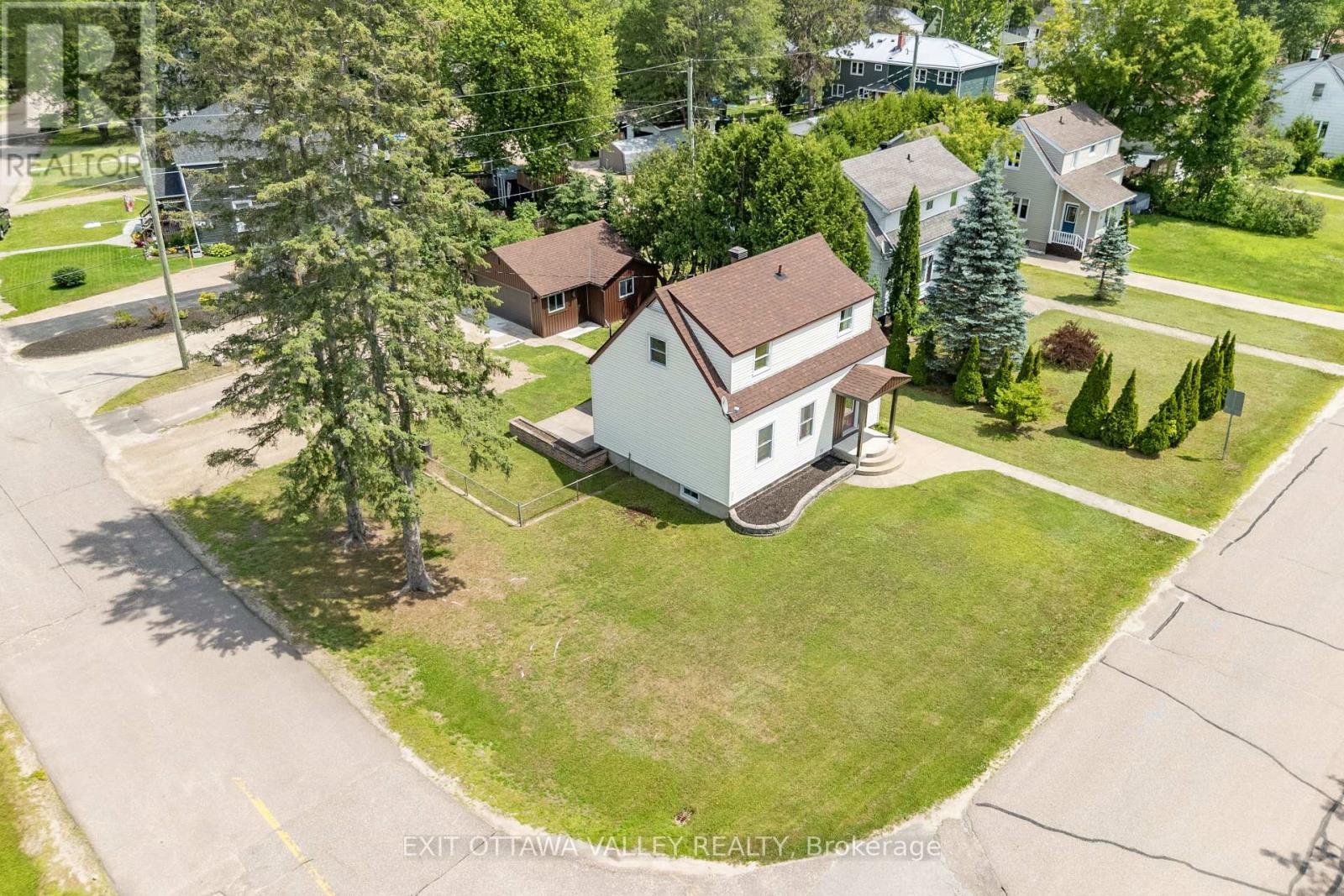 49 Glendale Avenue, Deep River, Ontario  K0J 1P0 - Photo 34 - X12275571