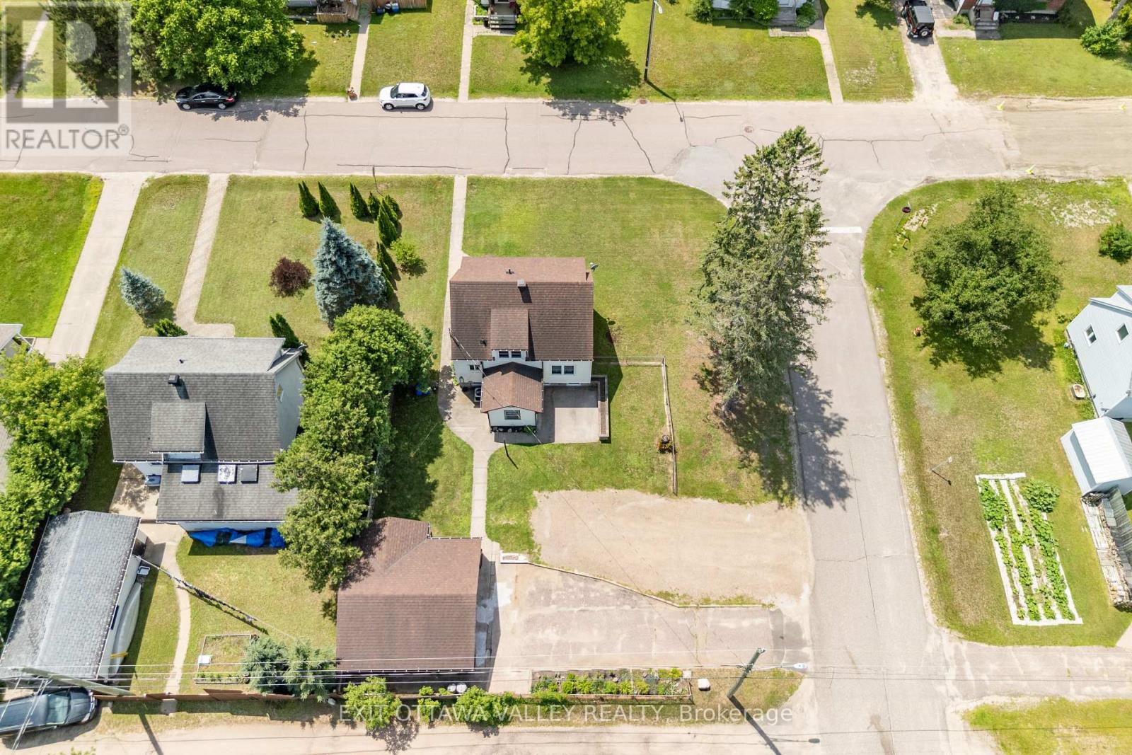 49 Glendale Avenue, Deep River, Ontario  K0J 1P0 - Photo 35 - X12275571