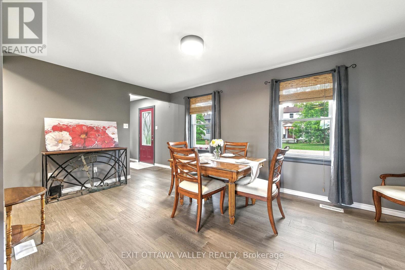49 Glendale Avenue, Deep River, Ontario  K0J 1P0 - Photo 6 - X12275571
