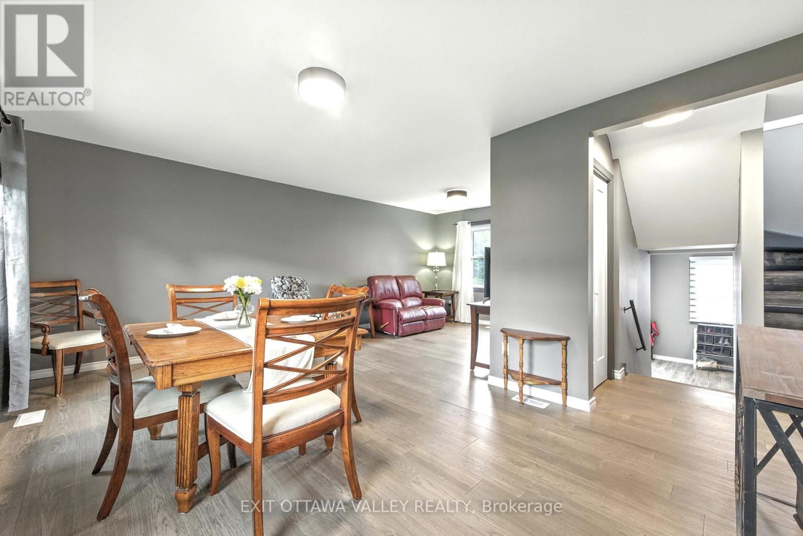 49 Glendale Avenue, Deep River, Ontario  K0J 1P0 - Photo 7 - X12275571