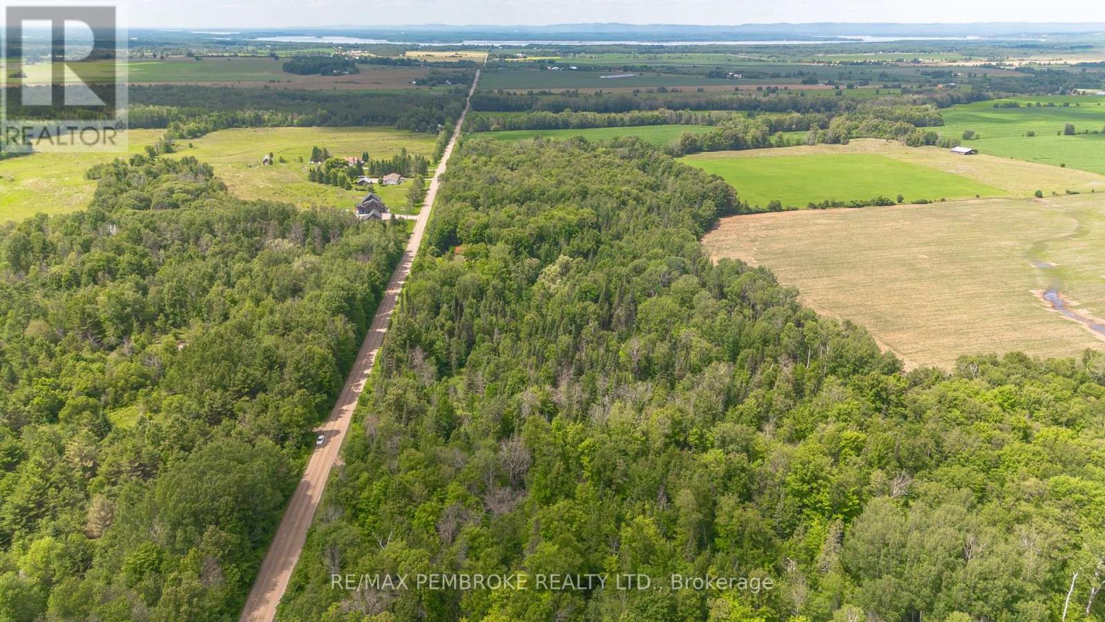 3068 Mclaughlin Road, Whitewater Region, Ontario  K8A 6W3 - Photo 4 - X12275649