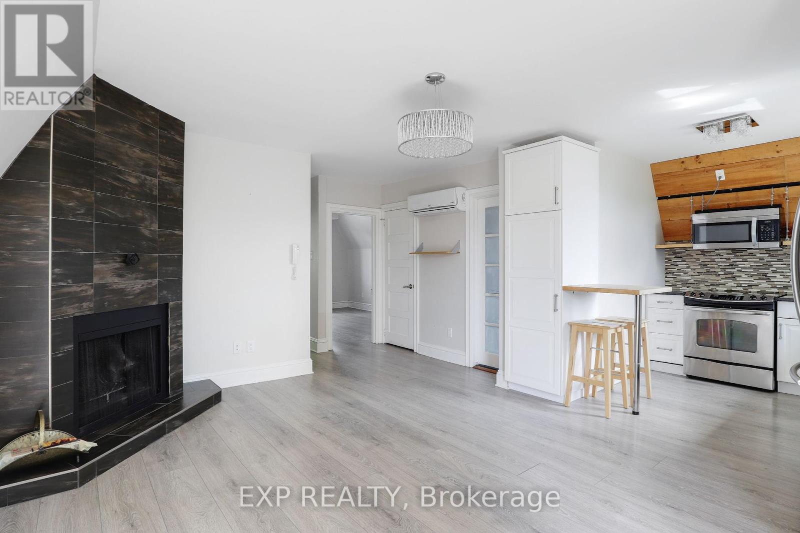 22 Delaware Avenue, Ottawa, Ontario  K2P 0Z3 - Photo 23 - X12275614