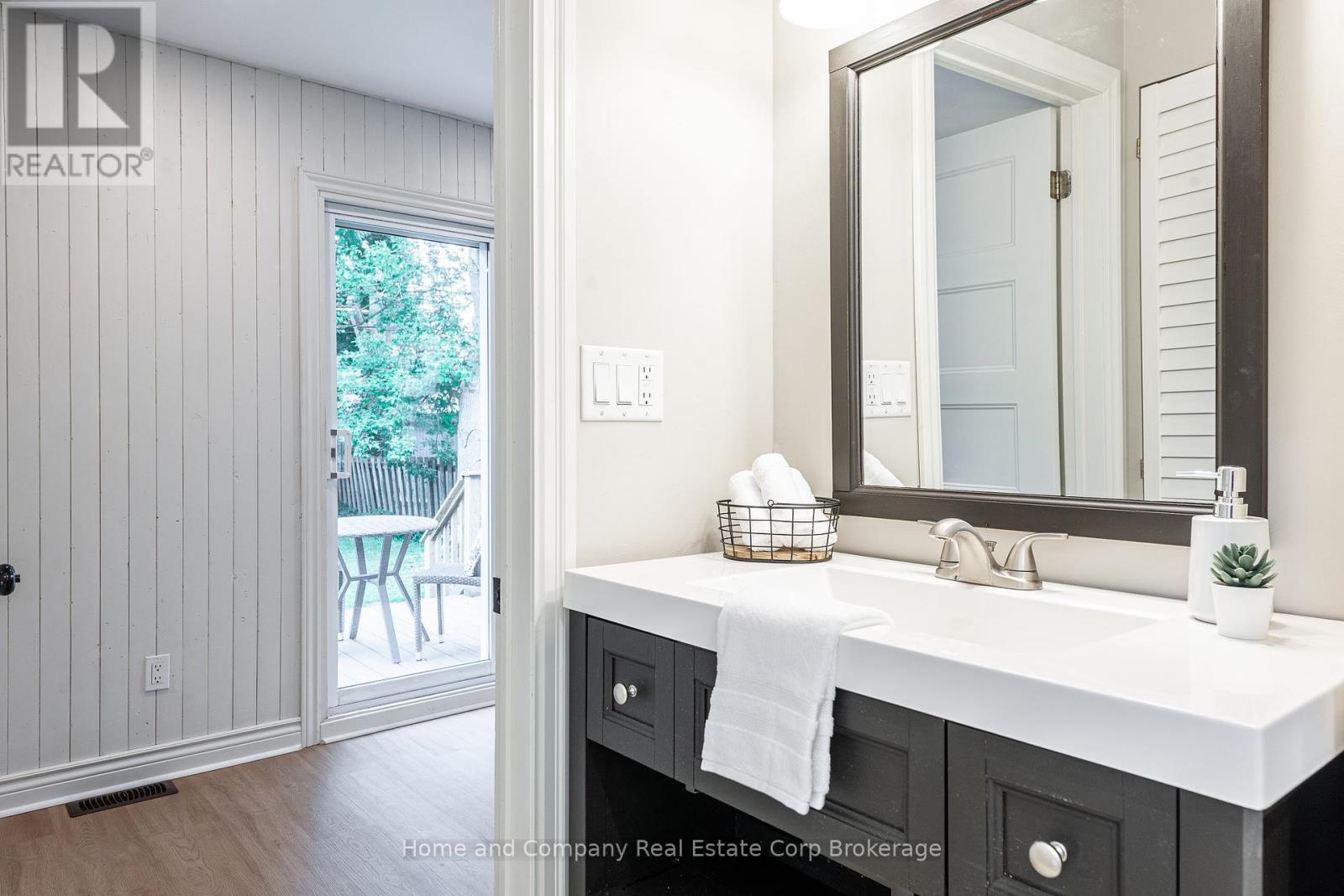 41 Well Street, Stratford, Ontario  N5A 4L8 - Photo 25 - X12275628