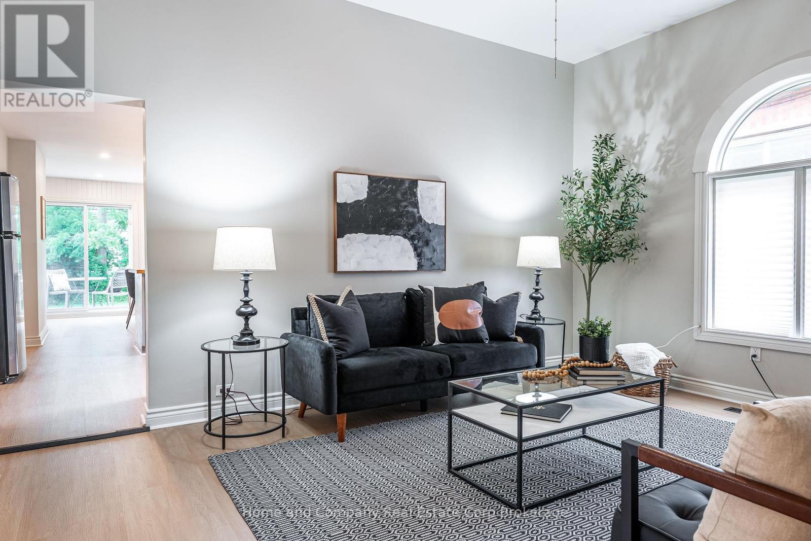 Property at 41 WELL STREET image 3