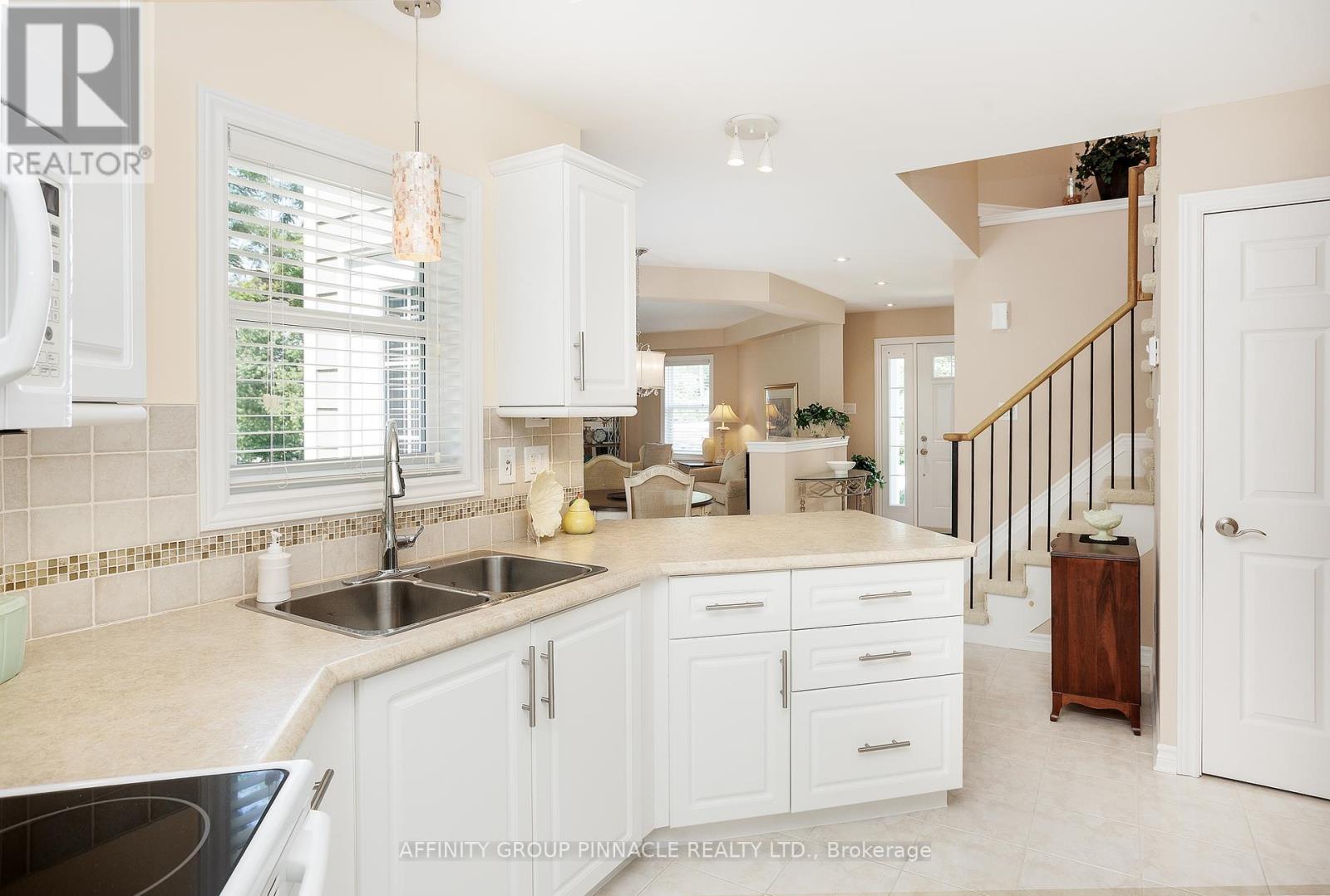 10 Deane Street, Kawartha Lakes, Ontario  K0M 1N0 - Photo 18 - X12275633