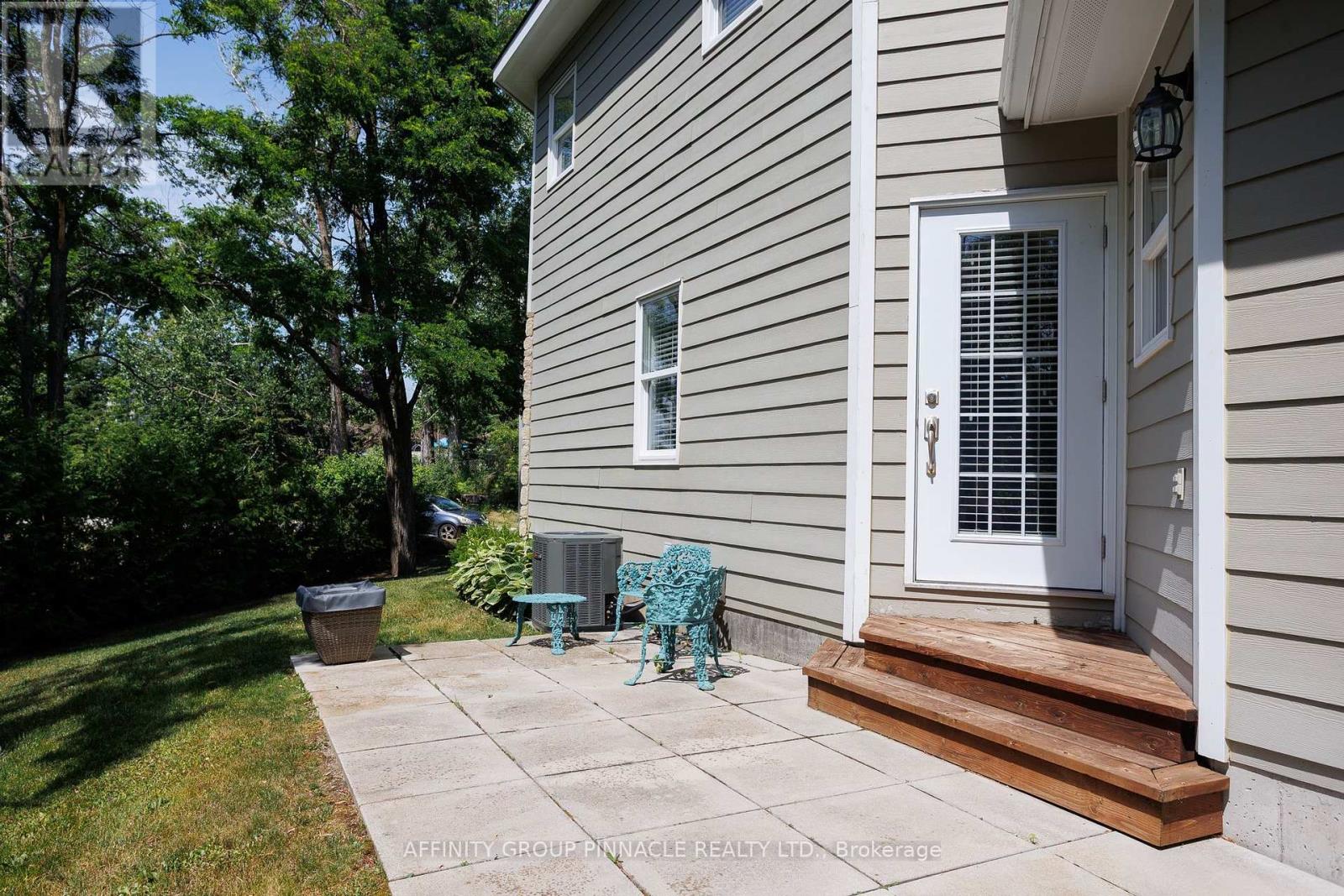 10 Deane Street, Kawartha Lakes, Ontario  K0M 1N0 - Photo 38 - X12275633