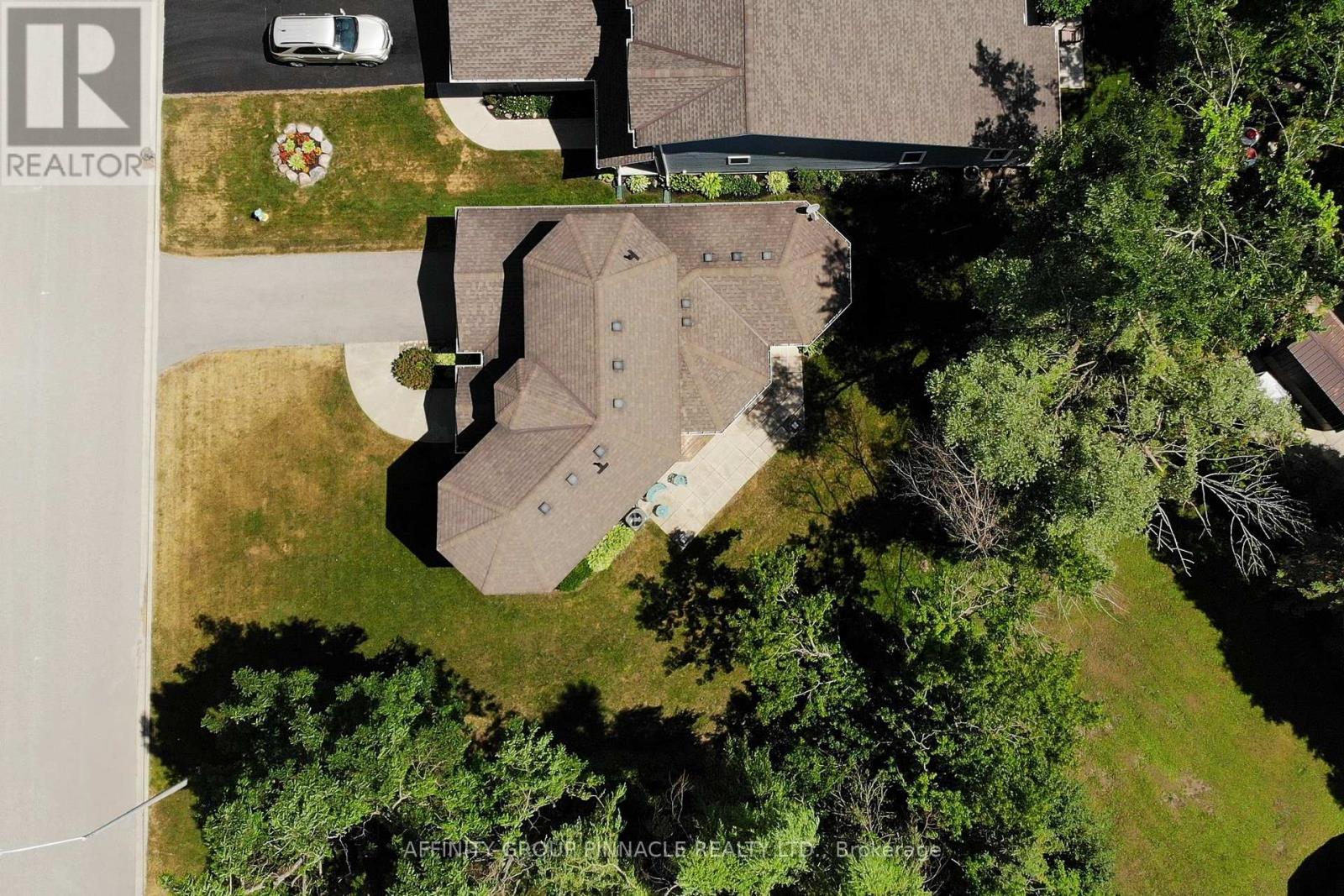 10 Deane Street, Kawartha Lakes, Ontario  K0M 1N0 - Photo 42 - X12275633