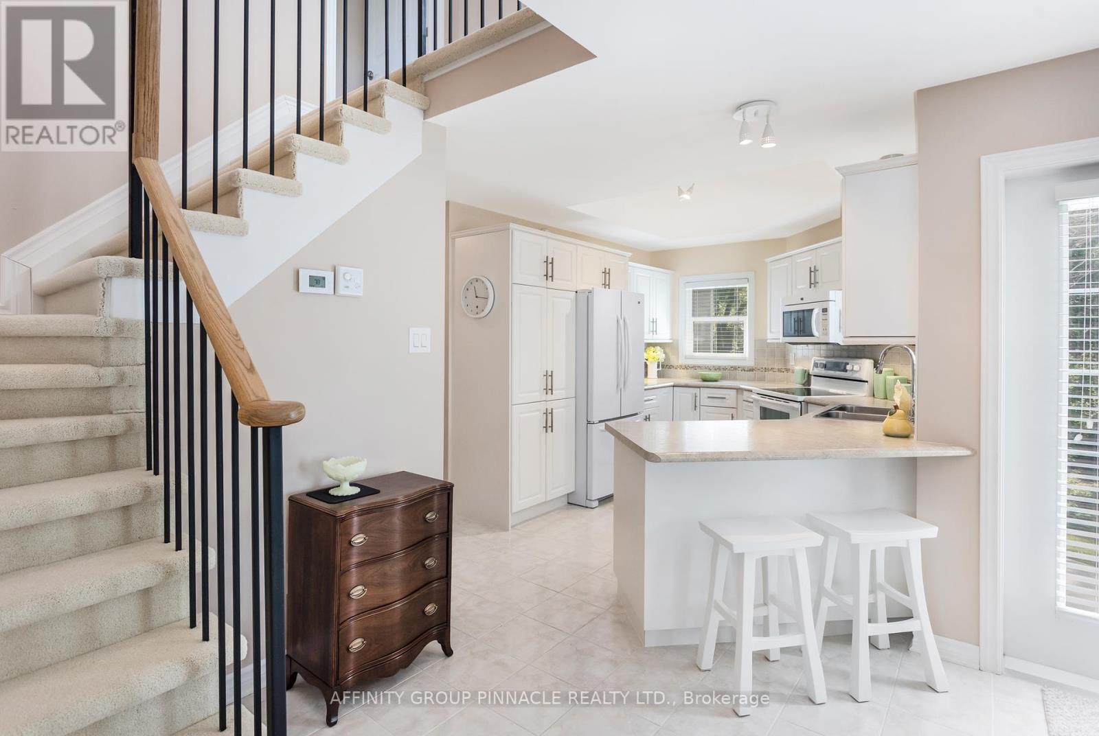 10 Deane Street, Kawartha Lakes, Ontario  K0M 1N0 - Photo 7 - X12275633