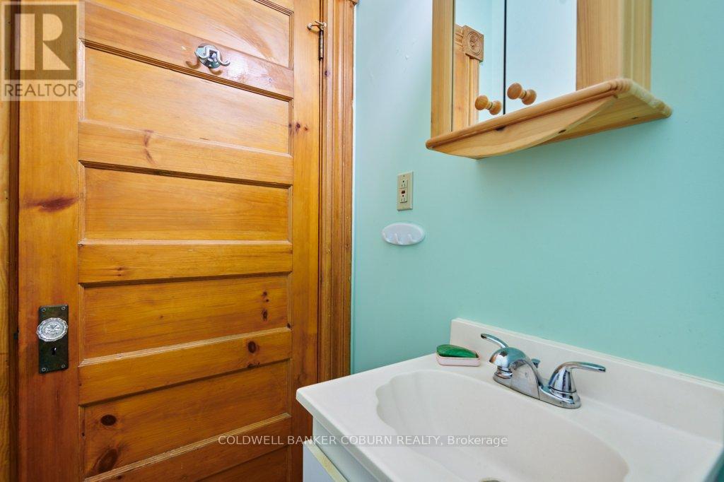 11719 Lakeshore Drive, South Dundas, Ontario  K0C 1X0 - Photo 20 - X12275291