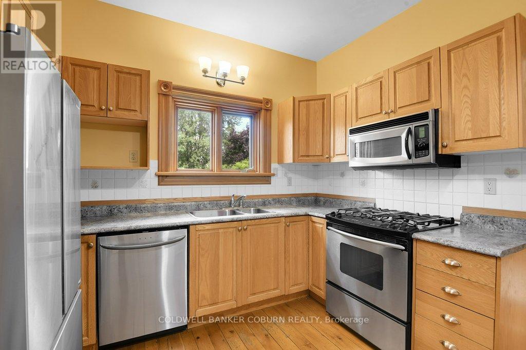 11719 Lakeshore Drive, South Dundas, Ontario  K0C 1X0 - Photo 16 - X12275291