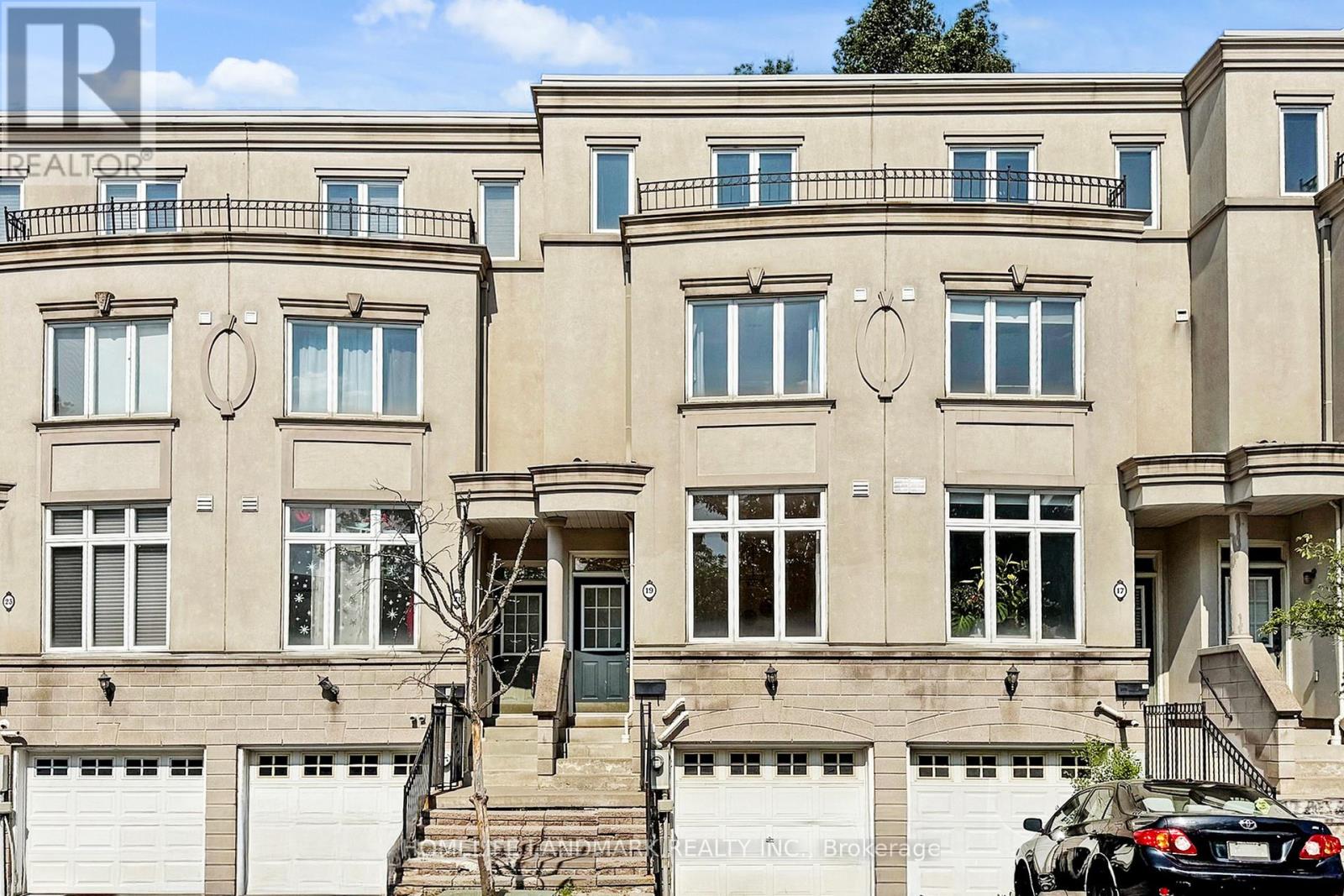 Property at 19 ENGLISH GARDEN WAY image 1