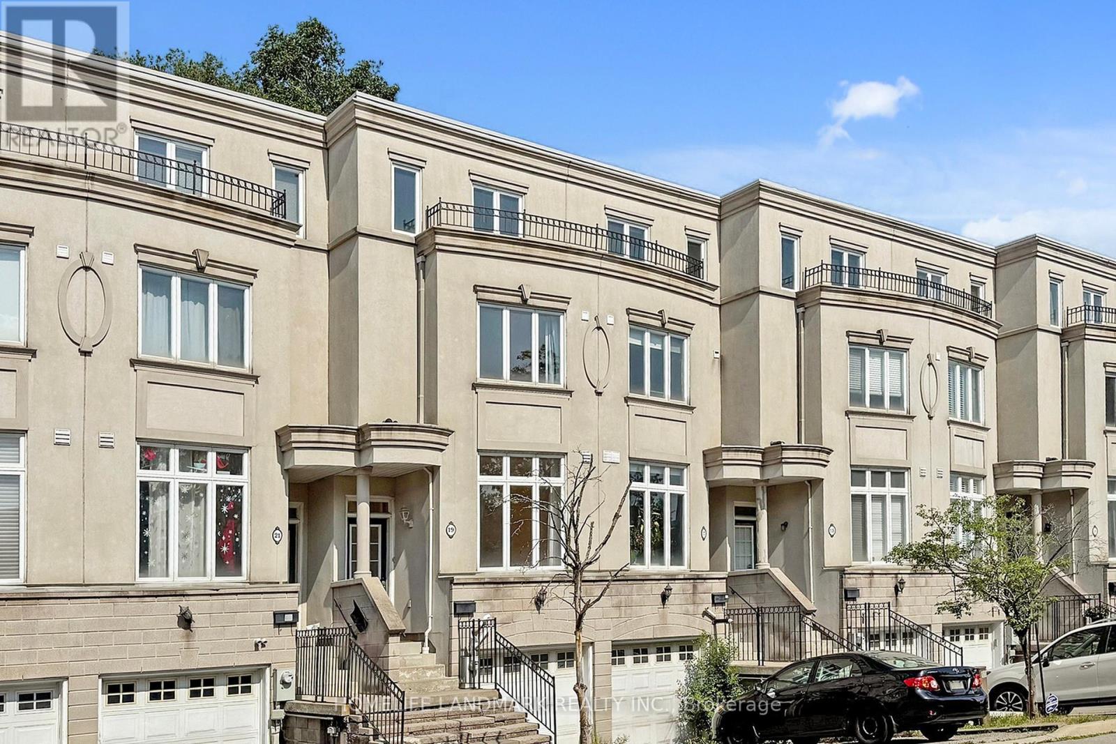 Property at 19 ENGLISH GARDEN WAY image 2