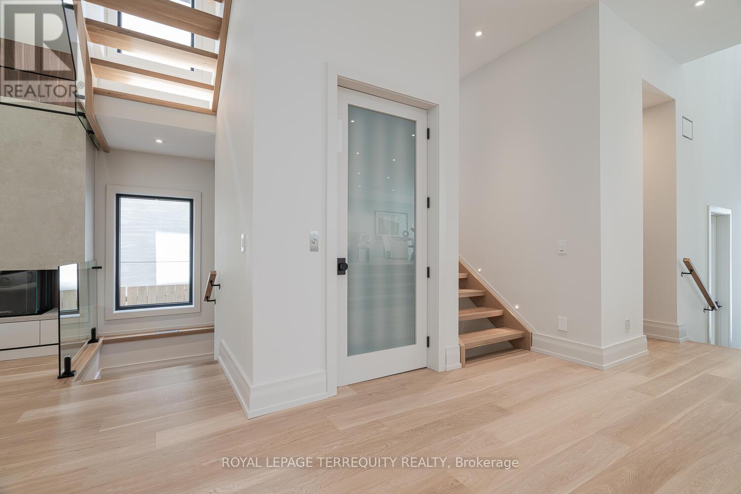 207 Newton Drive, Toronto, Ontario  M2M 2P2 - Photo 12 - C12275324
