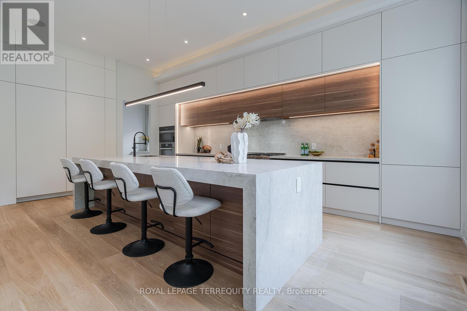 207 Newton Drive, Toronto, Ontario  M2M 2P2 - Photo 24 - C12275324
