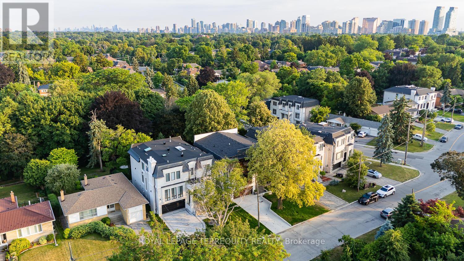 207 Newton Drive, Toronto, Ontario  M2M 2P2 - Photo 49 - C12275324