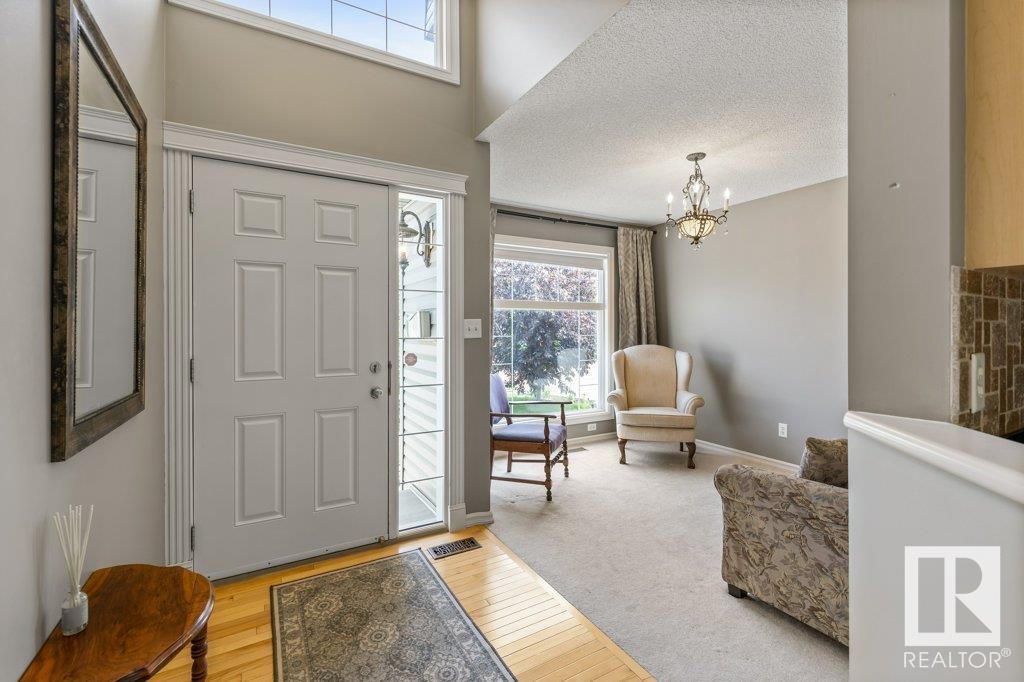 Property at 17 EVERWOOD CL image 3