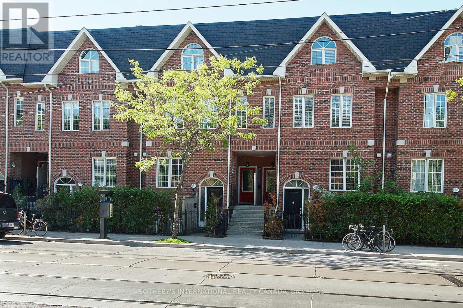 Property at 1019B COLLEGE STREET image 2