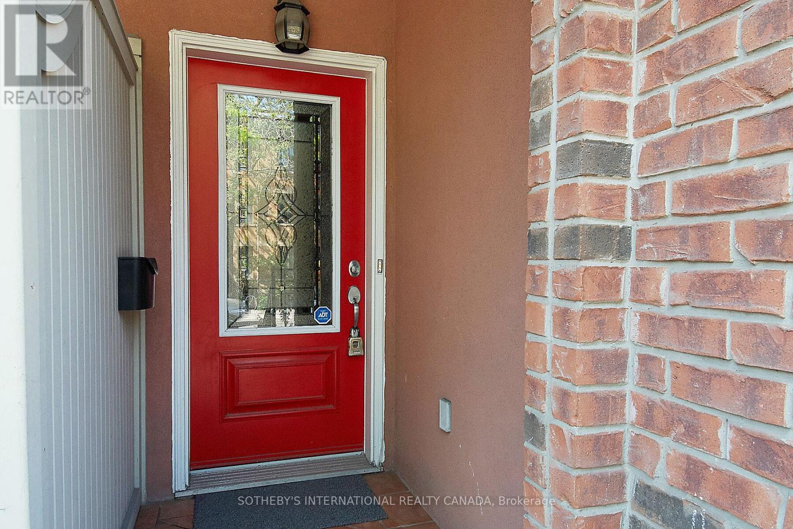 Property at 1019B COLLEGE STREET image 5