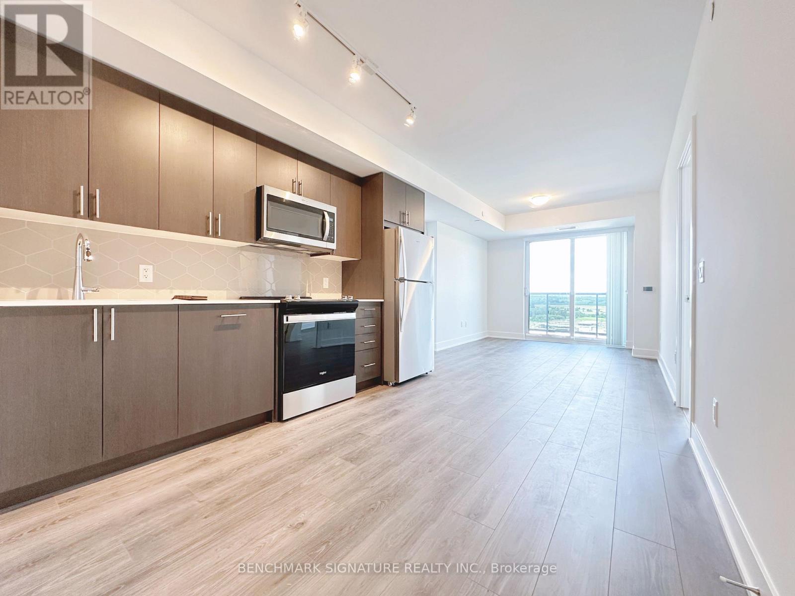Property at 2318 - 2545 SIMCOE STREET N image 1