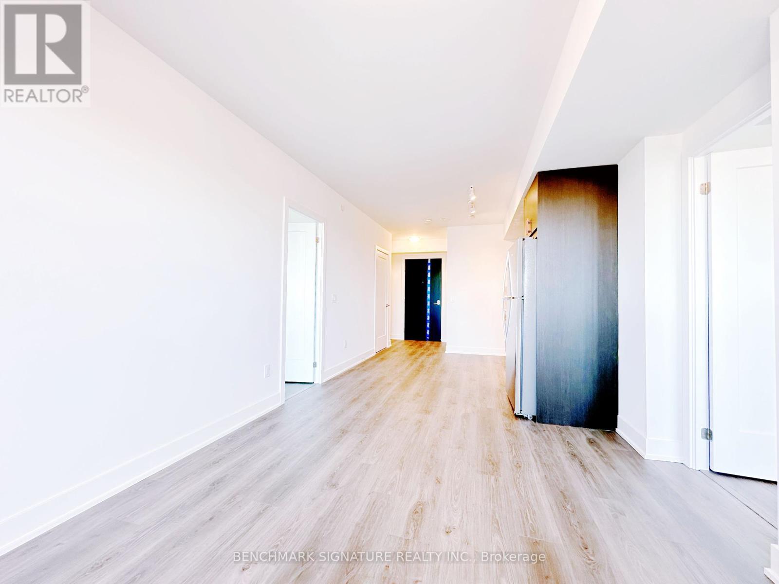 Property at 2318 - 2545 SIMCOE STREET N image 3