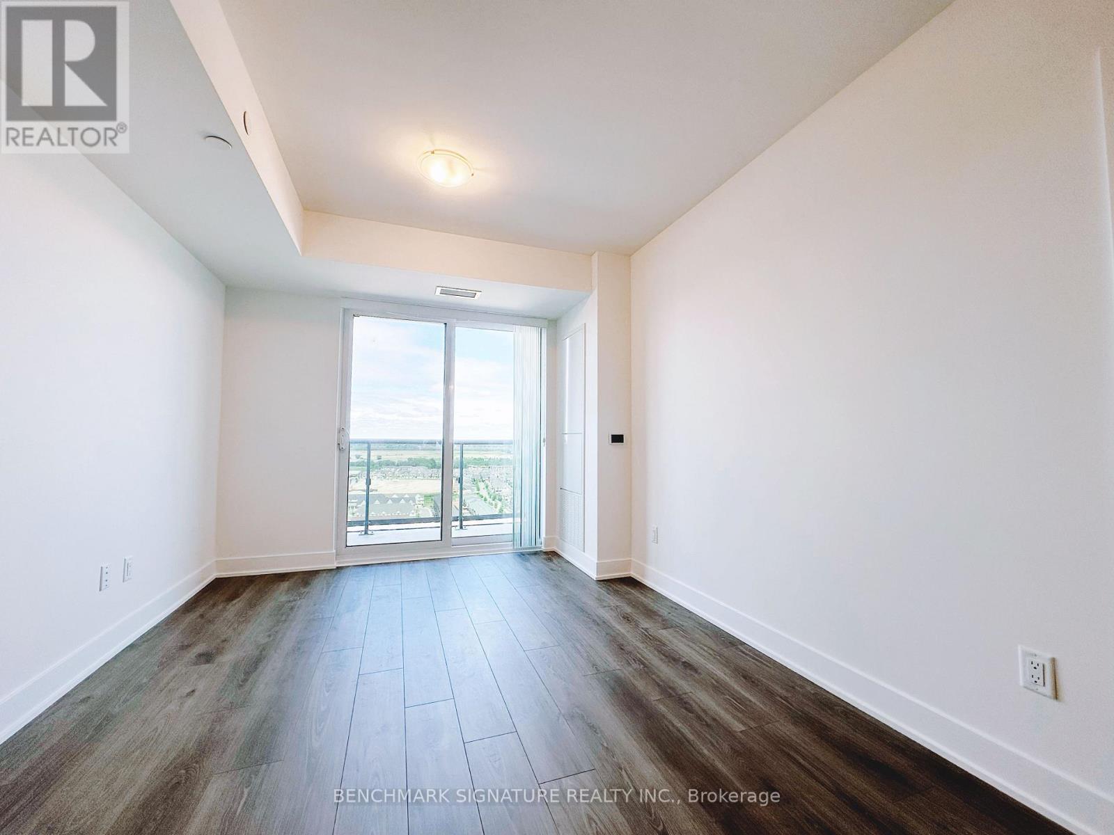 Property at 2318 - 2545 SIMCOE STREET N image 4