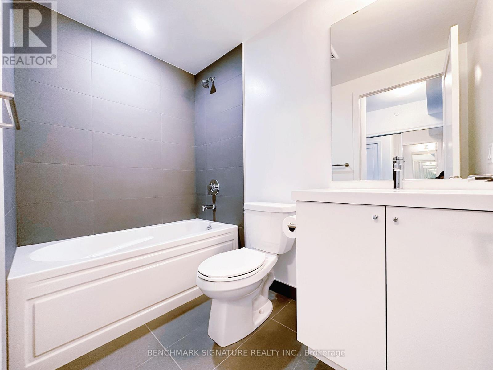 Property at 2318 - 2545 SIMCOE STREET N image 5