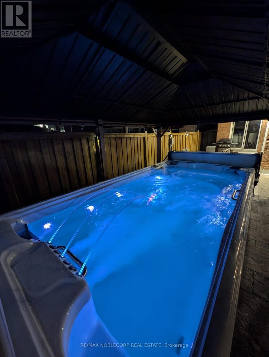 158 Downy Emerald Drive, Bradford West Gwillimbury (Bradford), Ontario  L3Z 0E6 - Photo 43 - N12275405