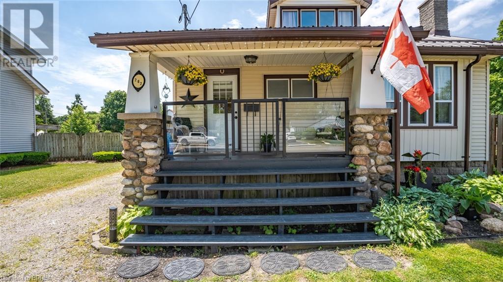 Photo 10 of 44 for 262 John Street S