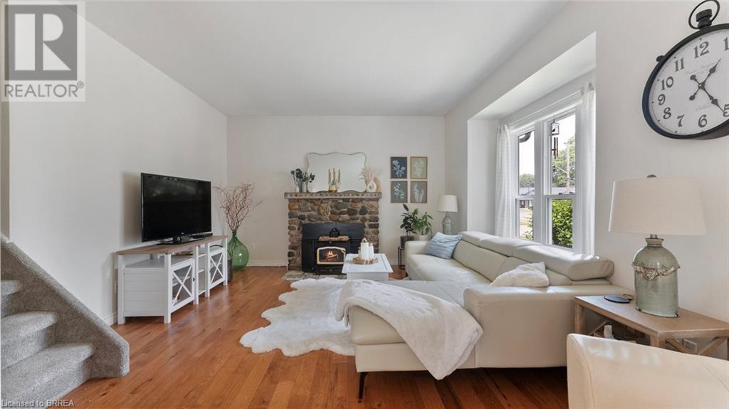 Photo 12 of 44 for 262 John Street S