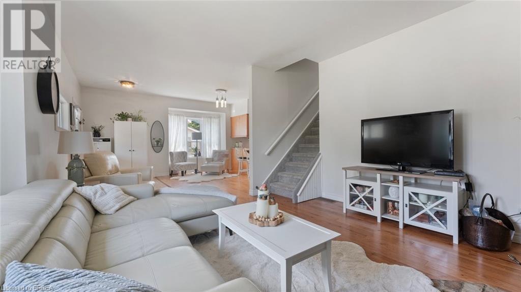 Photo 13 of 44 for 262 John Street S