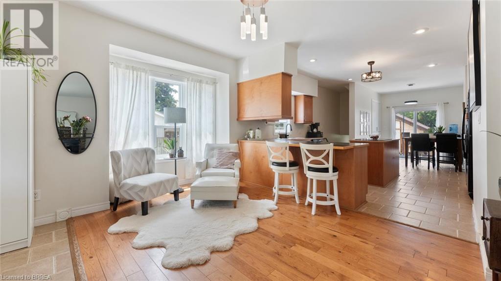 Photo 16 of 44 for 262 John Street S