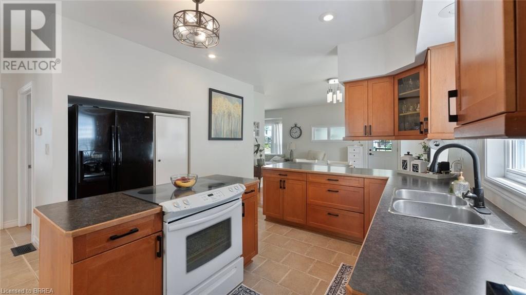 Photo 21 of 44 for 262 John Street S