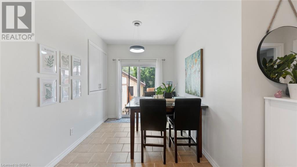 Photo 23 of 44 for 262 John Street S