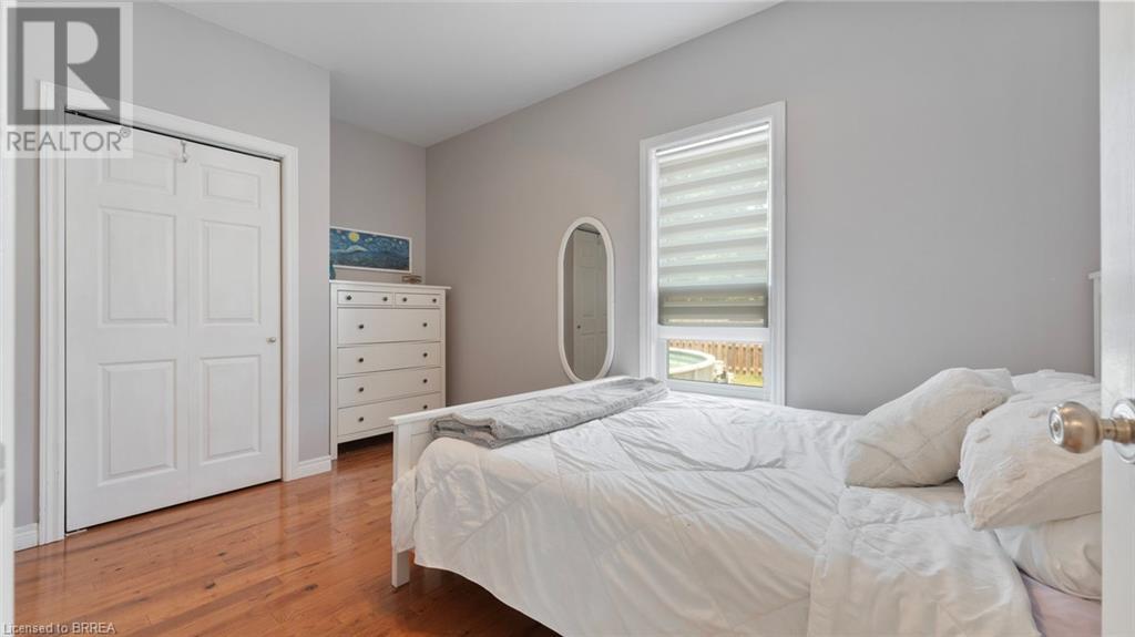 Photo 25 of 44 for 262 John Street S