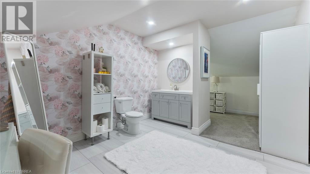 Photo 31 of 44 for 262 John Street S