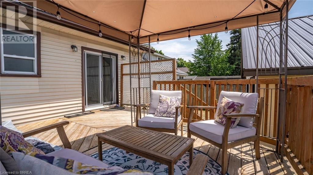 Photo 38 of 44 for 262 John Street S