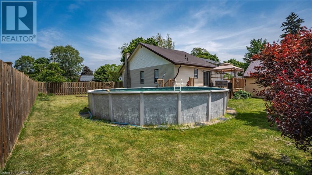 Photo 42 of 44 for 262 John Street S