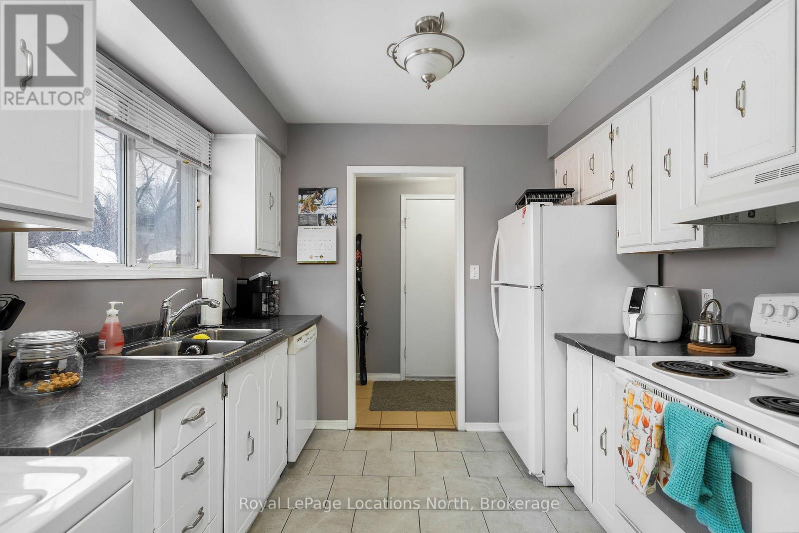 38 Sproule Avenue, Collingwood, Ontario  L9Y 4L5 - Photo 9 - S12275681