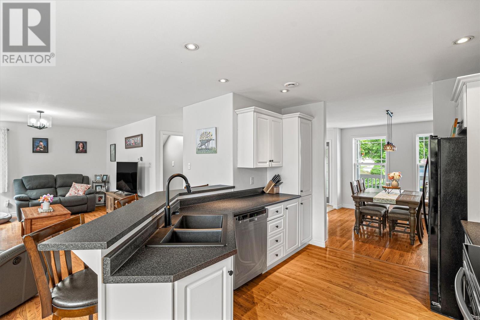 Property at 3 Sunderland Drive image 3