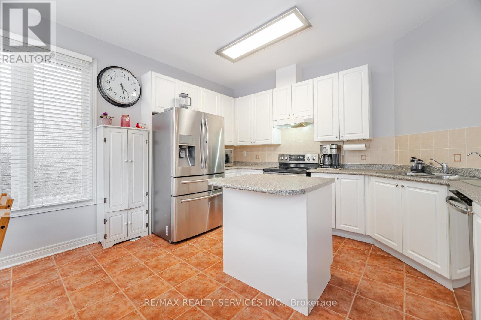 75 Harbourtown Crescent, Brampton, Ontario  L6V 4P5 - Photo 12 - W12275309