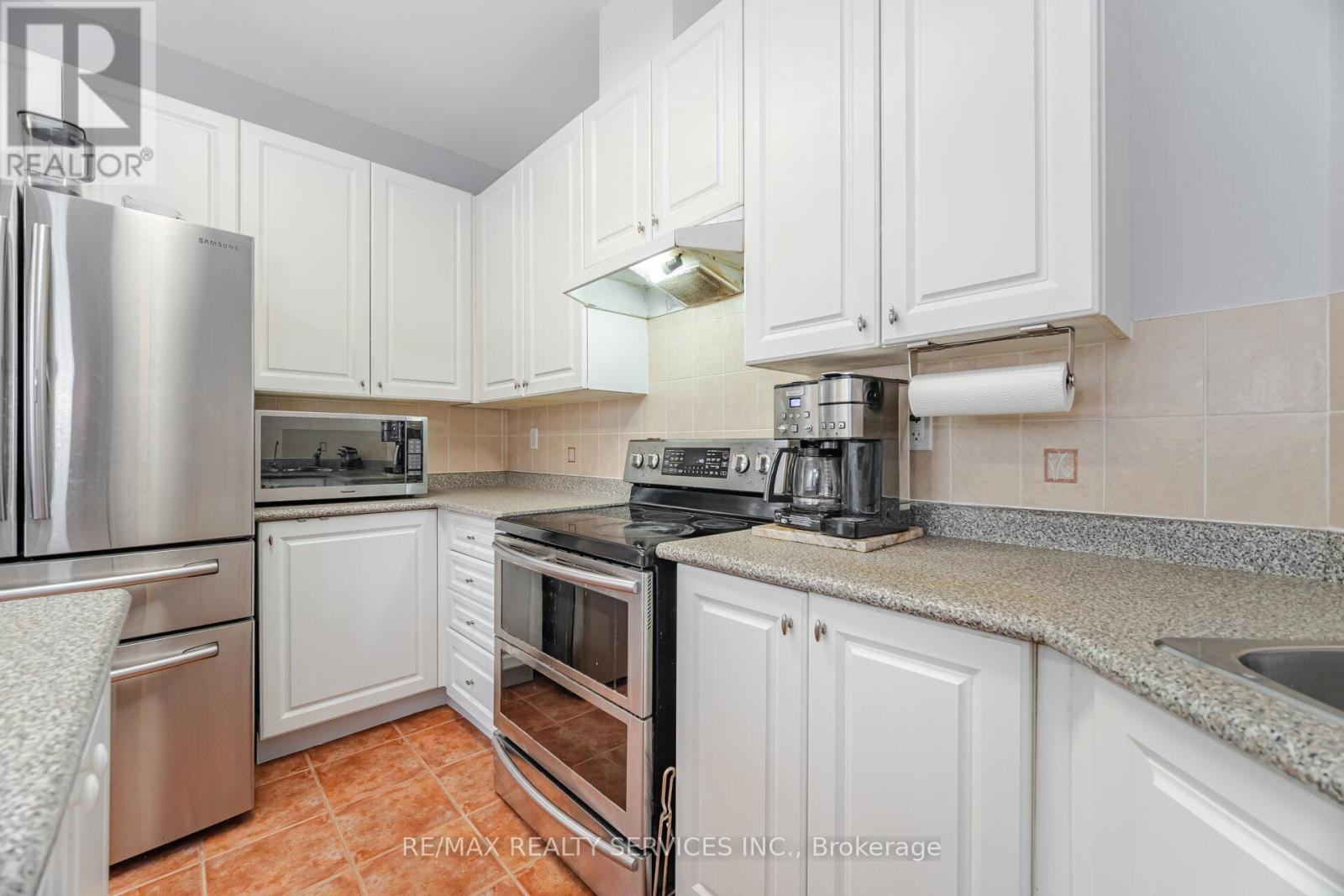 75 Harbourtown Crescent, Brampton, Ontario  L6V 4P5 - Photo 14 - W12275309