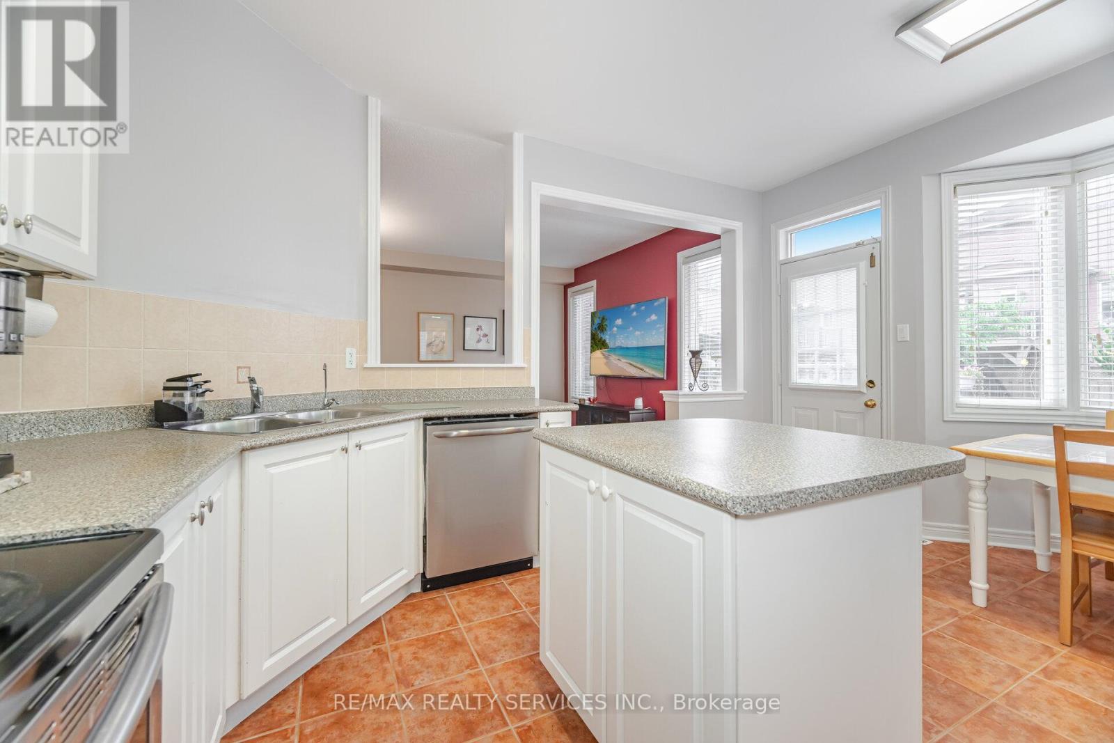 75 Harbourtown Crescent, Brampton, Ontario  L6V 4P5 - Photo 15 - W12275309