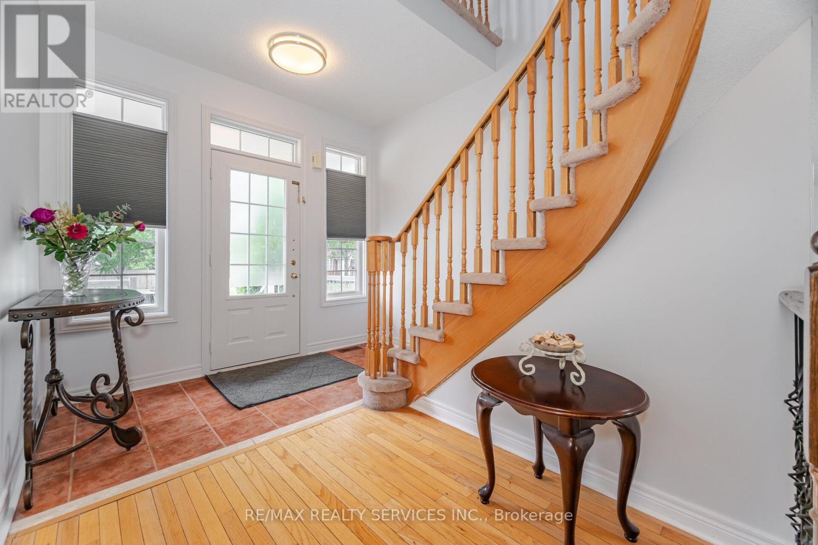 Property at 75 HARBOURTOWN CRESCENT image 3