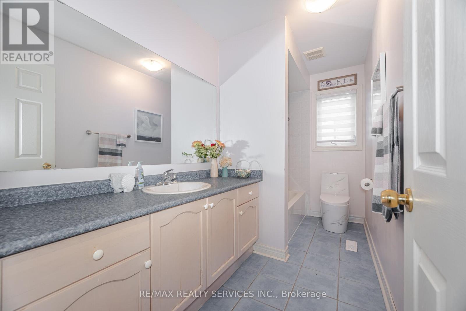 75 Harbourtown Crescent, Brampton, Ontario  L6V 4P5 - Photo 33 - W12275309