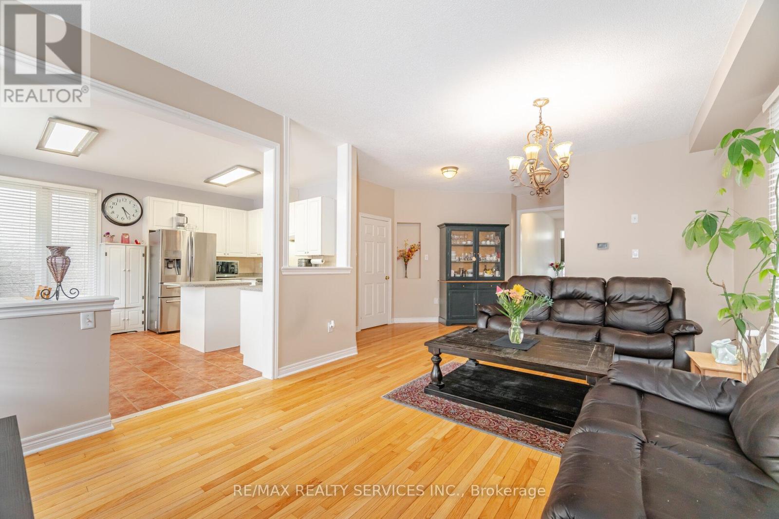75 Harbourtown Crescent, Brampton, Ontario  L6V 4P5 - Photo 8 - W12275309