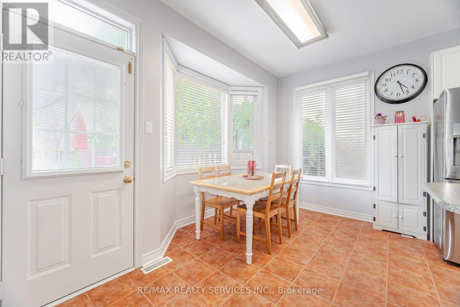 75 Harbourtown Crescent, Brampton, Ontario  L6V 4P5 - Photo 9 - W12275309