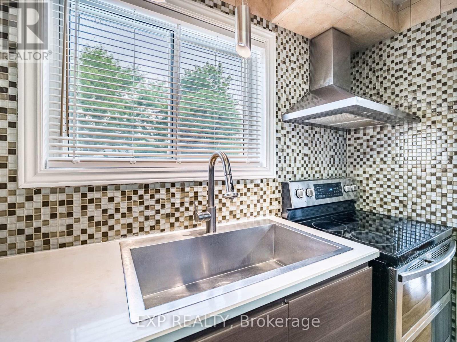 2574 Council Ring Road, Mississauga, Ontario  L5L 1X5 - Photo 18 - W12275367