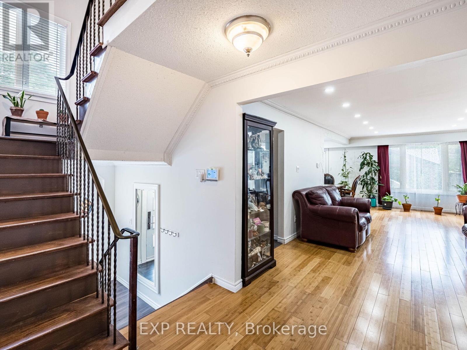 2574 Council Ring Road, Mississauga, Ontario  L5L 1X5 - Photo 8 - W12275367