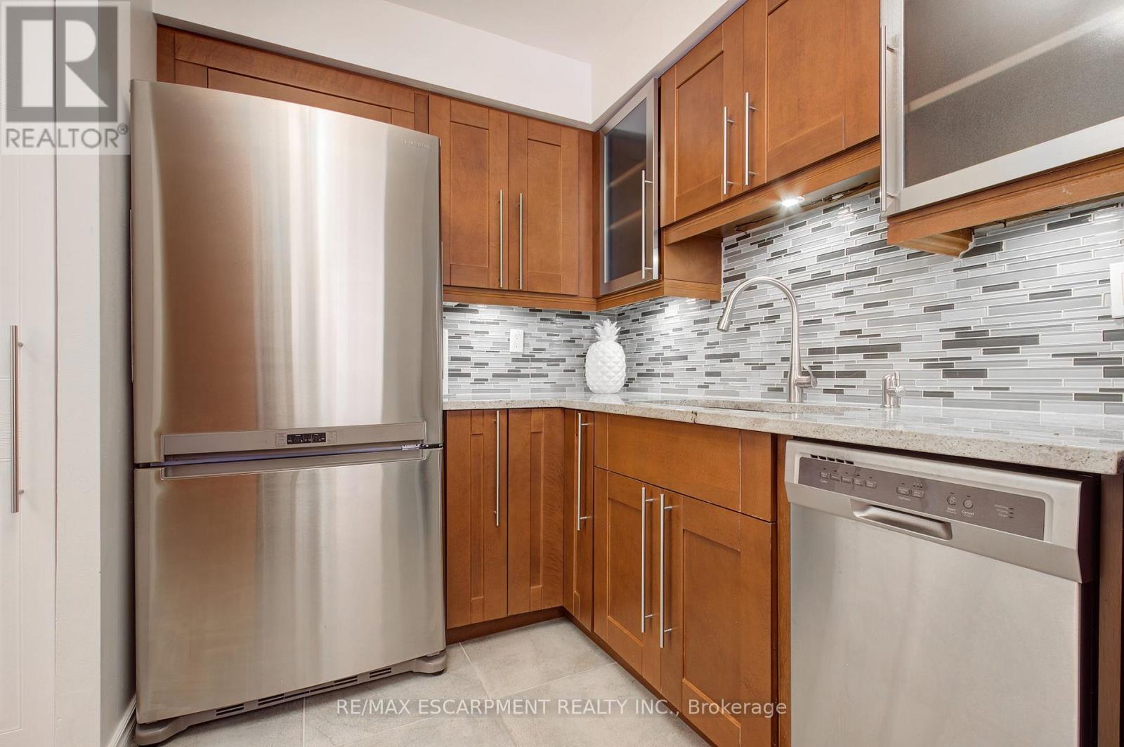 306 - 1270 Maple Crossing Boulevard, Burlington (Brant), Ontario  L7S 2J3 - Photo 12 - W12275499