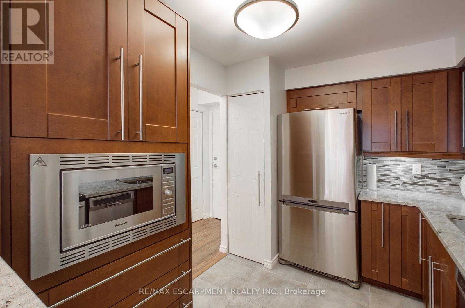 306 - 1270 Maple Crossing Boulevard, Burlington (Brant), Ontario  L7S 2J3 - Photo 13 - W12275499